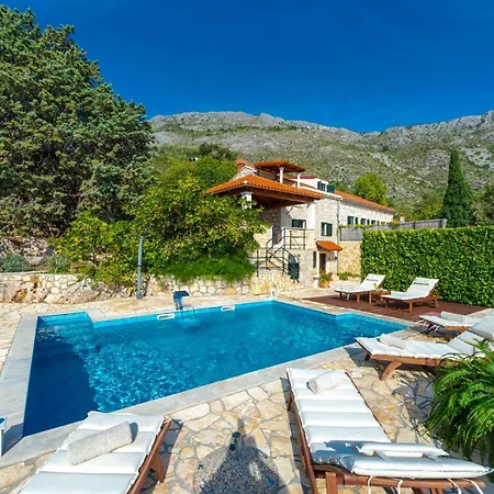 빌라 Platanus With Private Pool Sea View *