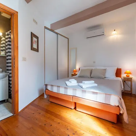 빌라 Platanus With Private Pool Sea View *