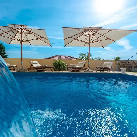 Platanus With Private Pool Sea View 빌라