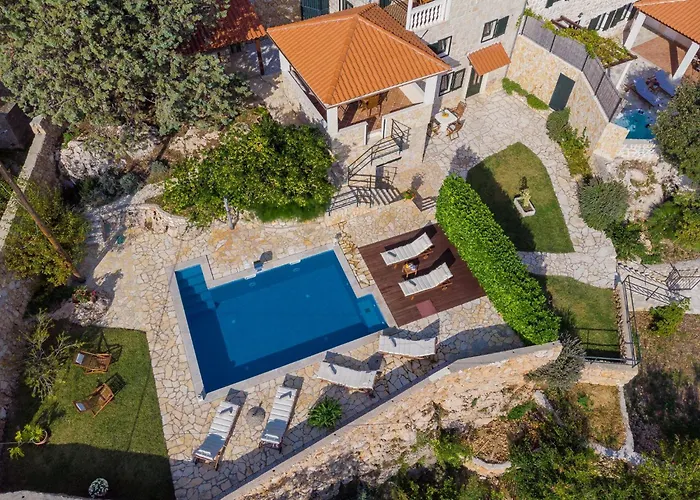 Platanus With Private Pool Sea View * Mlini