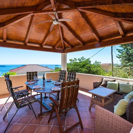 Platanus With Private Pool Sea View Villa *